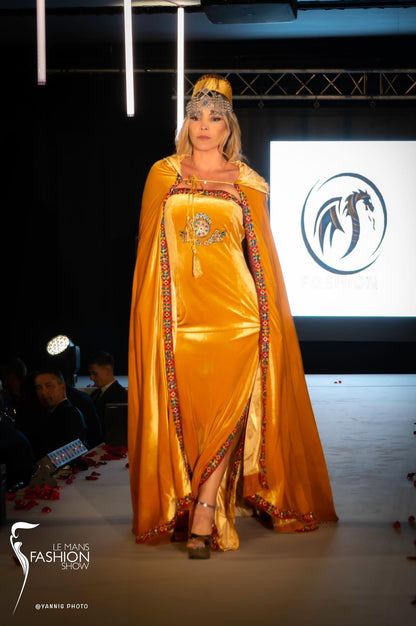 Kaftan royal en velours doré